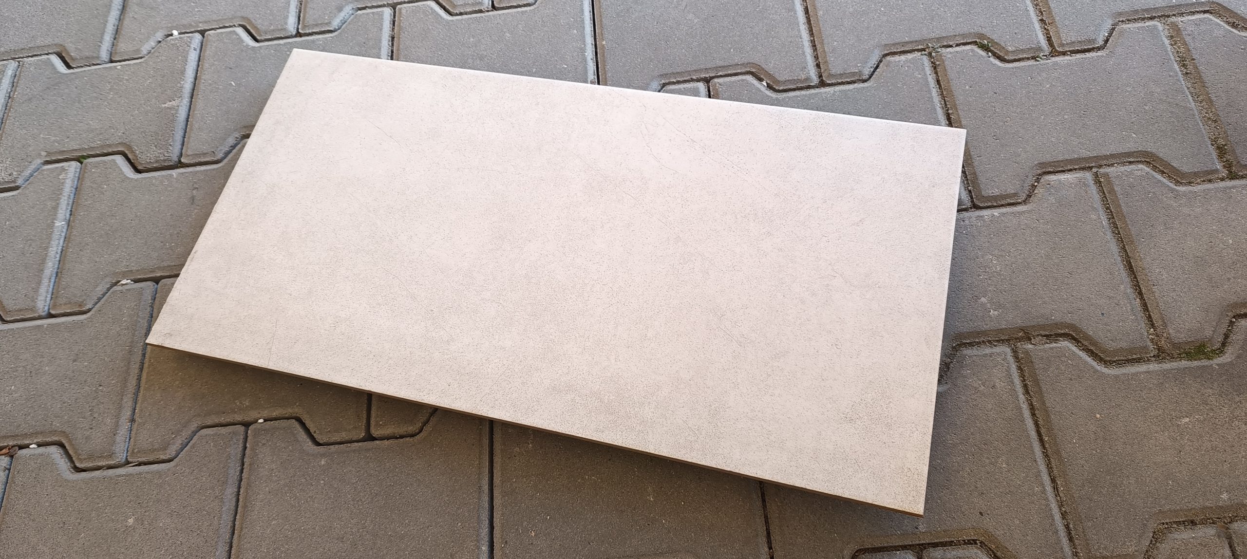 Qubus-Soft-Grey-30x60-Gat-1